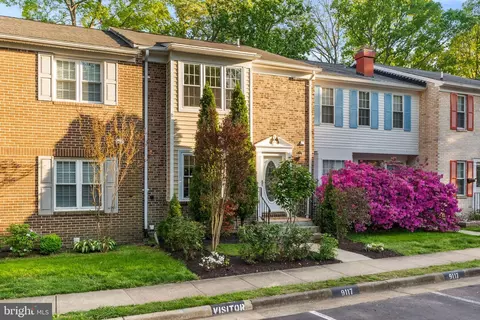 Exterior - 9117 Galbreth Ct, Springfield, VA 22153 photo 3 of 9