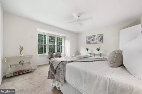 Bedroom - 9117 Galbreth Ct, Springfield, VA 22153 photo 6 of 7