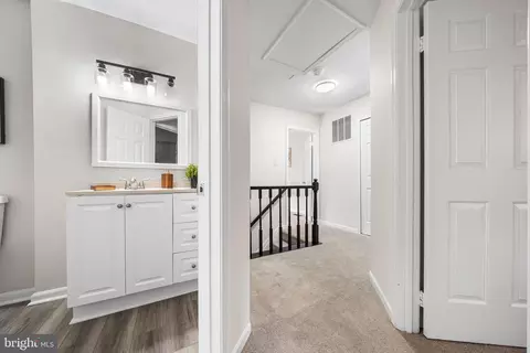 Entry Way - 9117 Galbreth Ct, Springfield, VA 22153 photo 6 of 8