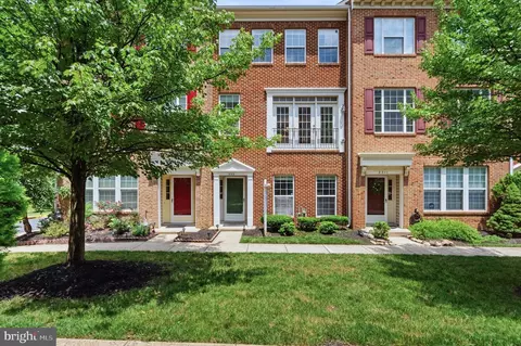 2313 Huntington Station Ct, Alexandria, VA 22303