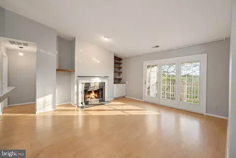 7513 Ashby Ln #L, Alexandria, VA 22315