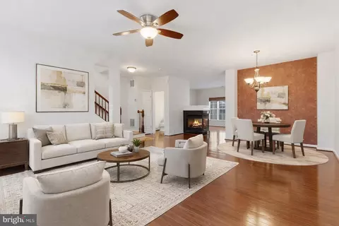 4477 B Beacon Grove Cir, Fairfax, VA 22033