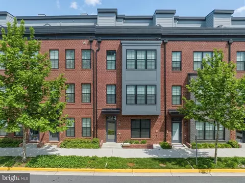 11226 Beaker St, Reston, VA 20190