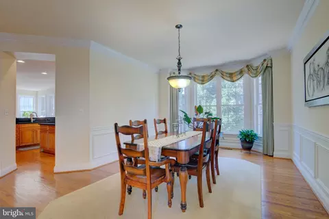 7690 Oak Field Ct, Springfield, VA 22153 photo 16