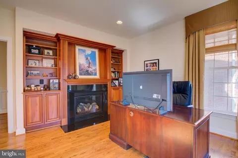 7690 Oak Field Ct, Springfield, VA 22153 photo 22