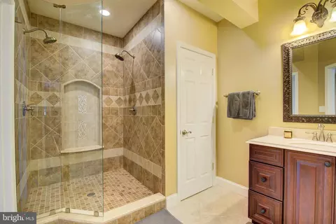 7690 Oak Field Ct, Springfield, VA 22153 photo 46