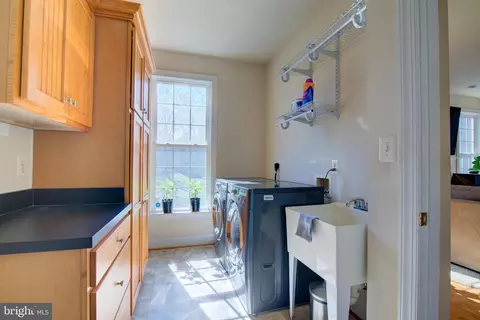 7690 Oak Field Ct, Springfield, VA 22153 photo 39