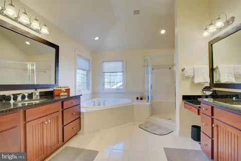 7690 Oak Field Ct, Springfield, VA 22153 photo 30