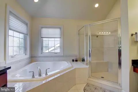 7690 Oak Field Ct, Springfield, VA 22153 photo 31