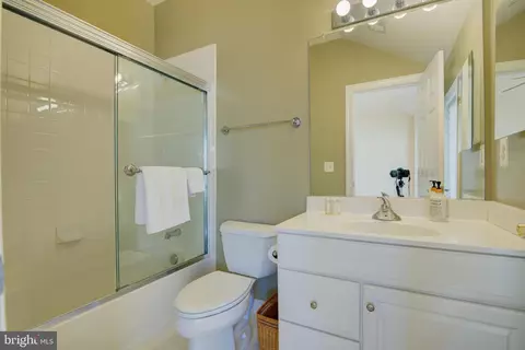 7690 Oak Field Ct, Springfield, VA 22153 photo 35