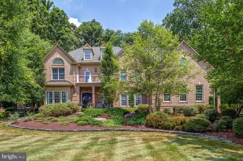 841 Leigh Mill Rd, Great Falls, VA 22066