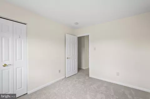 Bedroom - 7937 Edinburgh Dr, Springfield, VA 22153 photo 3 of 6