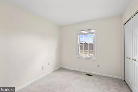 Bedroom - 7937 Edinburgh Dr, Springfield, VA 22153 photo 2 of 6