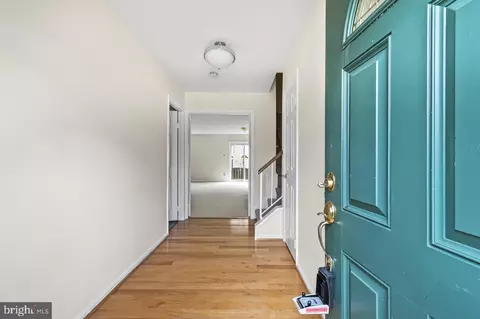 Entry Way - 7937 Edinburgh Dr, Springfield, VA 22153 photo 1 of 2