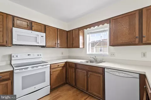 Kitchen - 7937 Edinburgh Dr, Springfield, VA 22153 photo 4 of 4