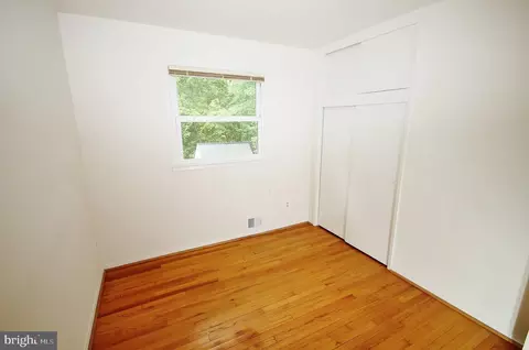 Bedroom - 5504 Inverchapel Rd, Springfield, VA 22151 photo 4 of 7