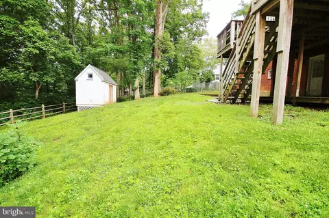 Exterior - 5504 Inverchapel Rd, Springfield, VA 22151 photo 7 of 10
