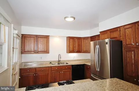 Kitchen - 5504 Inverchapel Rd, Springfield, VA 22151 photo 1 of 4