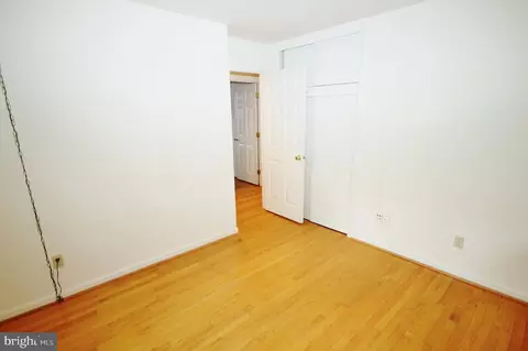 Bedroom - 5504 Inverchapel Rd, Springfield, VA 22151 photo 5 of 7