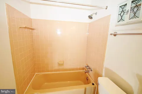 Bath - 5504 Inverchapel Rd, Springfield, VA 22151 photo 3 of 4