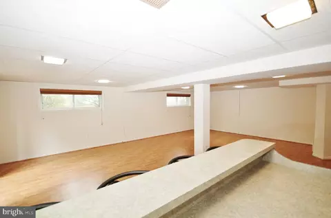 Living - 5504 Inverchapel Rd, Springfield, VA 22151 photo 5 of 6