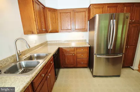 Kitchen - 5504 Inverchapel Rd, Springfield, VA 22151 photo 4 of 4