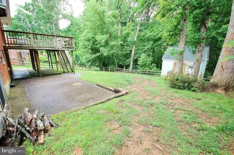 Exterior - 5504 Inverchapel Rd, Springfield, VA 22151 photo 4 of 10