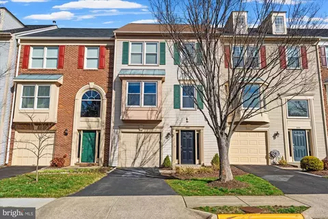 5332 Buxton Ct, Alexandria, VA 22315