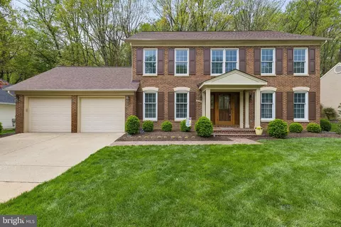 4610 Tapestry Dr, Fairfax, VA 22032