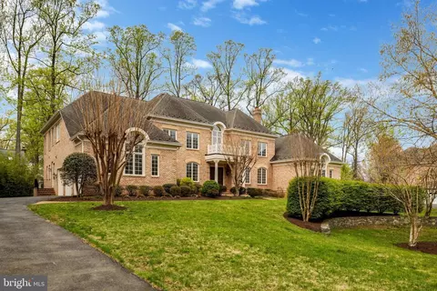 1204 Hunters Grove Ct, Mclean, VA 22102