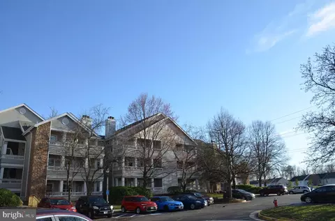 4409 Fair Stone Dr #101, Fairfax, VA 22033