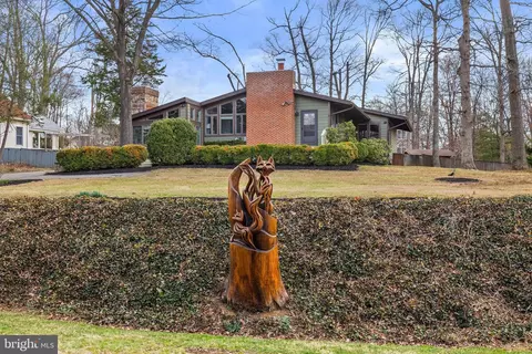 4035 Taylor Dr, Fairfax, VA 22032