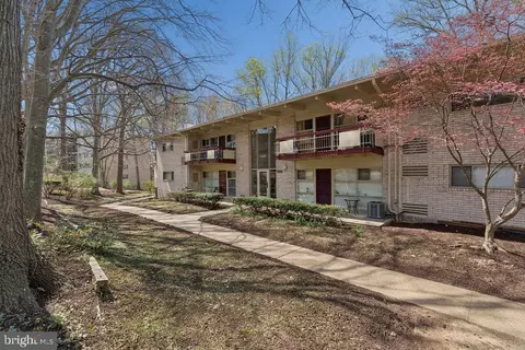 4367 D Americana Dr #102, Annandale, VA 22003