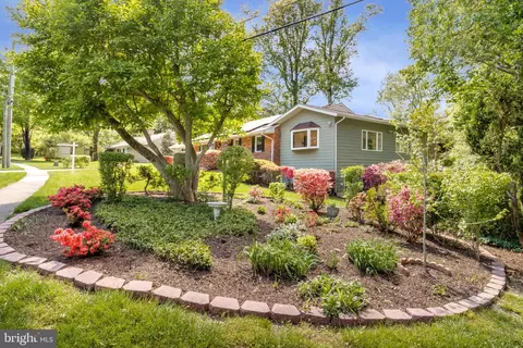 6400 Julian St, Springfield, VA 22150