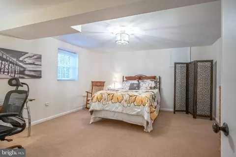 Bedroom - 6610 Weatheford Ct, Mclean, VA 22101 photo 5 of 5