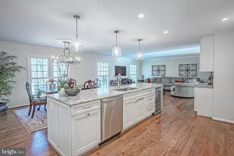 Kitchen - 6610 Weatheford Ct, Mclean, VA 22101 photo 5 of 6