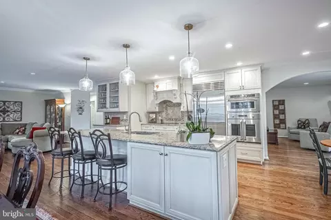Kitchen - 6610 Weatheford Ct, Mclean, VA 22101 photo 2 of 6