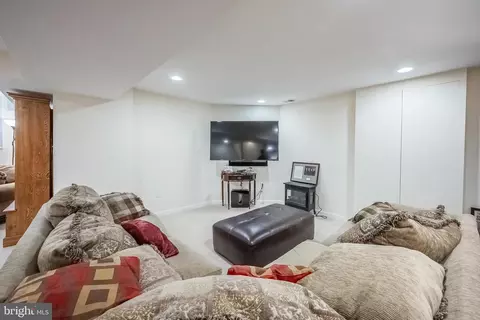 Other - 6610 Weatheford Ct, Mclean, VA 22101 photo 14 of 16