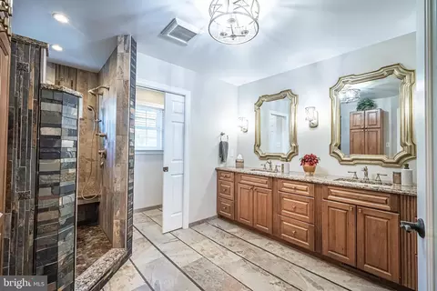 Bath - 6610 Weatheford Ct, Mclean, VA 22101 photo 1 of 4