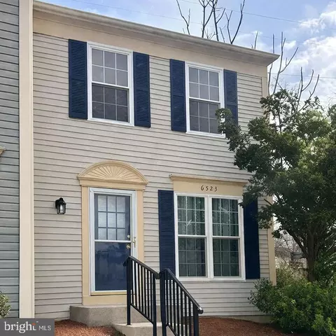 6523 Old Carriage Ln, Alexandria, VA 22315