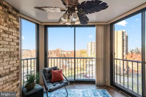 5902 Mount Eagle Dr #801, Alexandria, VA 22303
