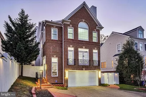 1628 Great Falls St, Mclean, VA 22101