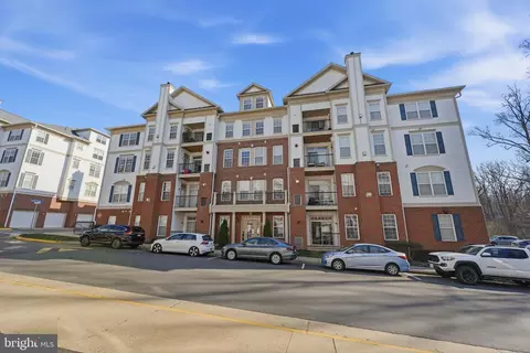 11635 Cavalier Landing Ct #202, Fairfax, VA 22030