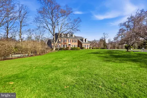 Exterior - 1235 Tottenham Ct, Reston, VA 20194 photo 3 of 12