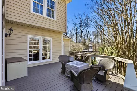 Exterior - 1235 Tottenham Ct, Reston, VA 20194 photo 10 of 12