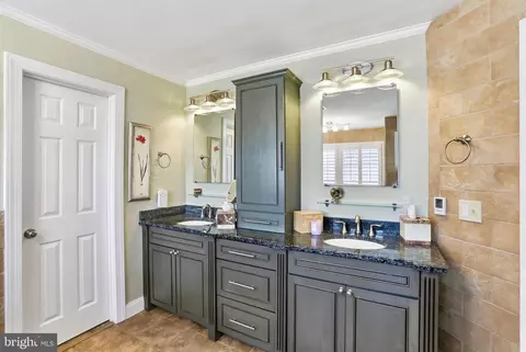 Bath - 1235 Tottenham Ct, Reston, VA 20194 photo 2 of 6