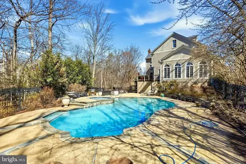 Exterior - 1235 Tottenham Ct, Reston, VA 20194 photo 6 of 12
