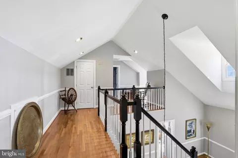 Entry Way - 1235 Tottenham Ct, Reston, VA 20194 photo 6 of 7