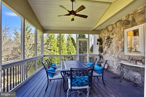 Exterior - 1235 Tottenham Ct, Reston, VA 20194 photo 12 of 12