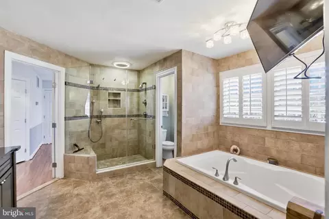 Bath - 1235 Tottenham Ct, Reston, VA 20194 photo 1 of 6